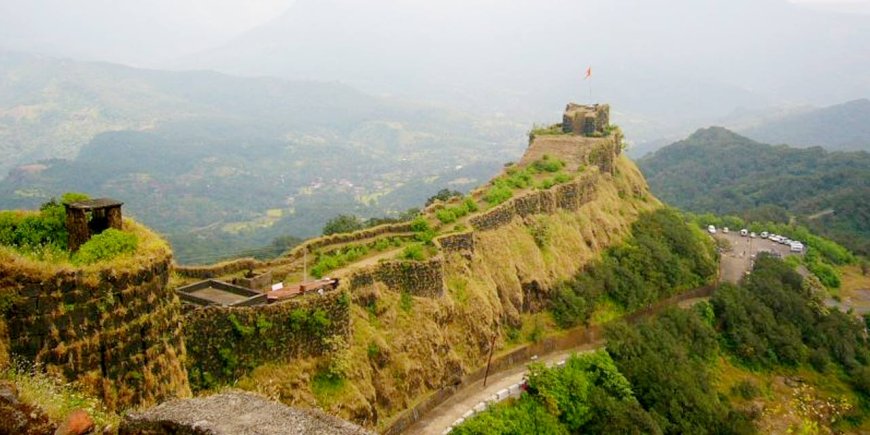 शिवछत्रपतींच्या पराक्रमाची साक्ष देणाऱ्या प्रतापगडाची युनेस्कोच्या जागतिक वारसा स्थळासाठी शिफारस! आणखी 12 ऐतिहासिक किल्ल्यांचाही युनेस्कोच्या यादीत समावेश होण्याची शक्यता!